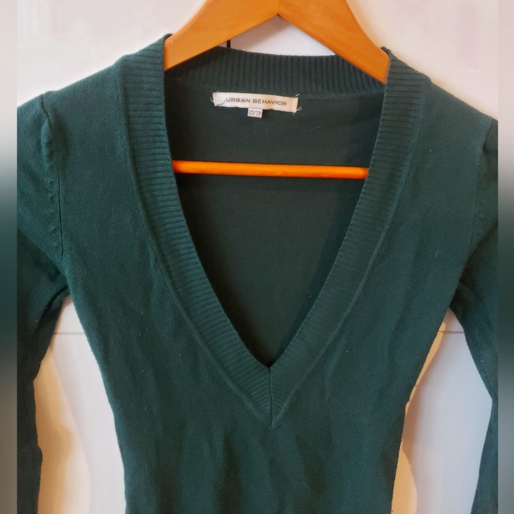 Pine Green V-Neck Sweater sz xs